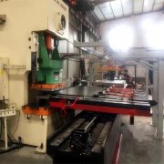 油箱是我们数控冲床送料机储存燃油